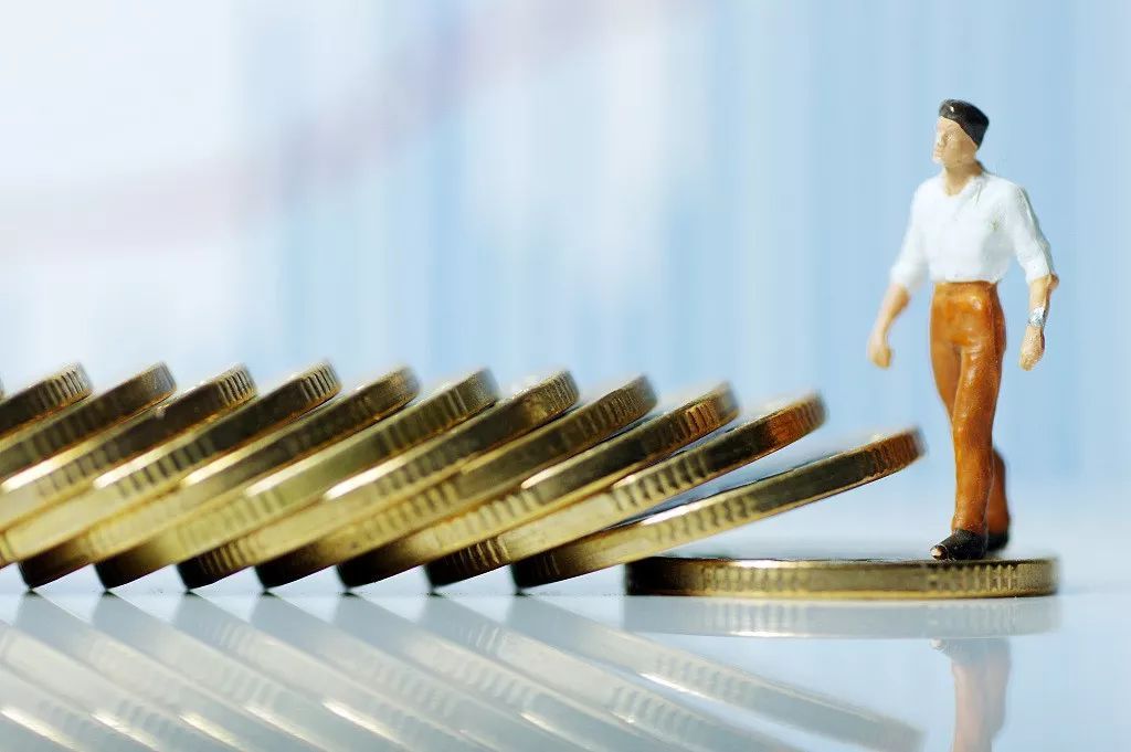 #经济#一季度中国人每天存700亿元！“报复性存钱”来了？