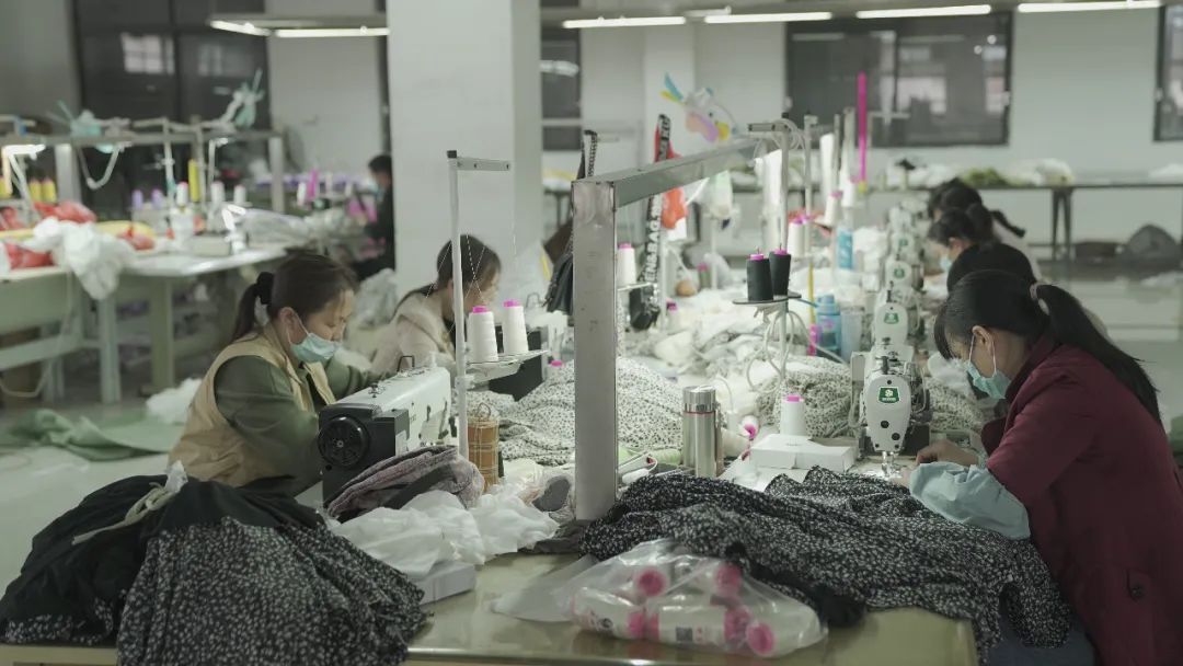 「生死时速」广东淘宝直播第一镇复工“生死时速”