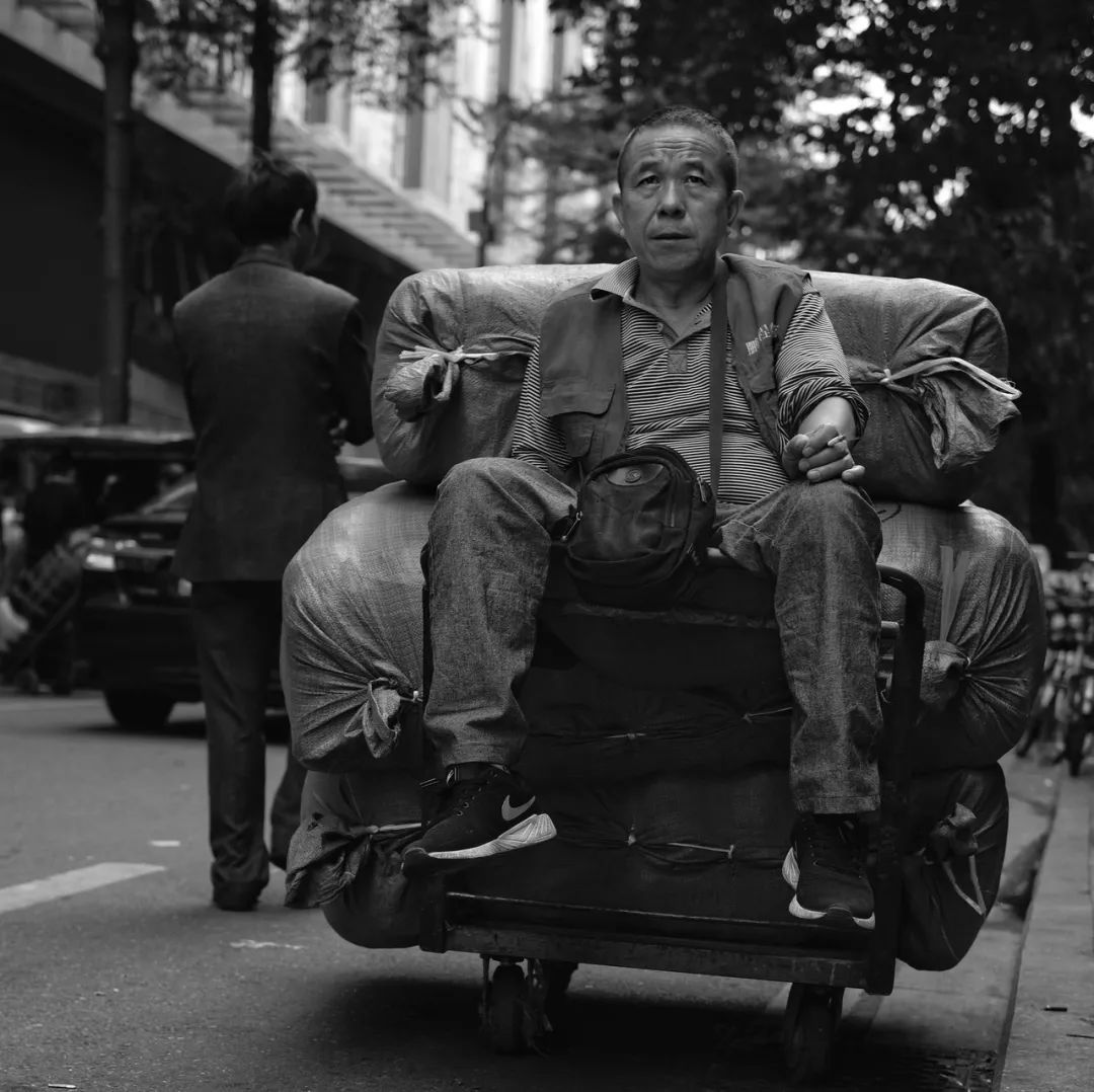 「生死时速」广东淘宝直播第一镇复工“生死时速”