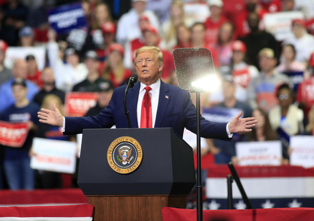 特朗普■记者质问“你不担心淡化病毒会让很多人生病?” 特朗普答非所问