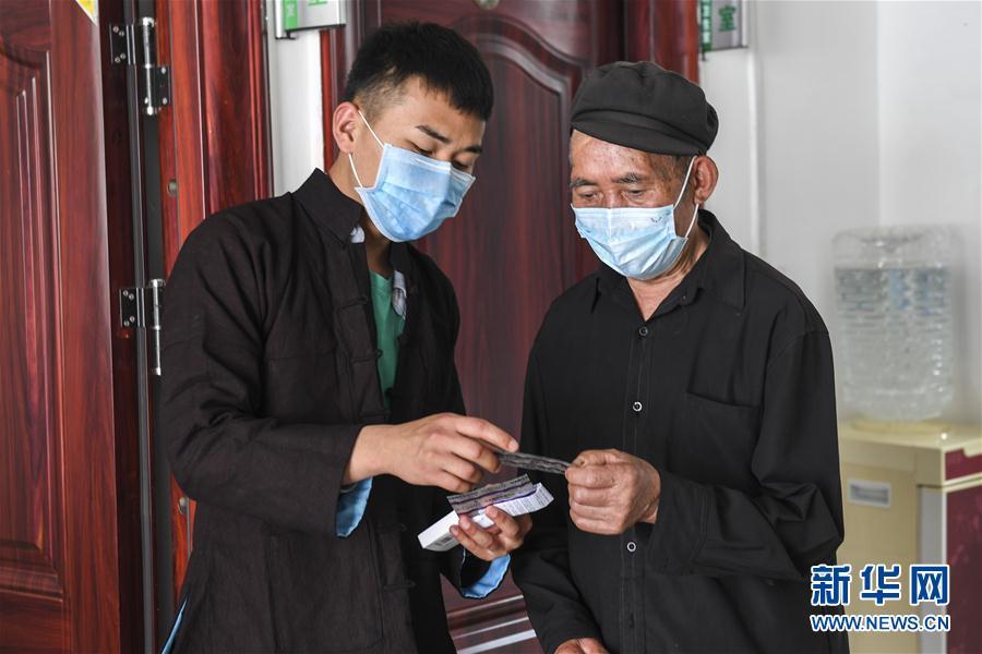 社会■“95后”村医的青春选择