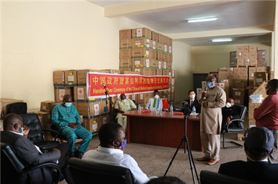 【传染病】塞拉利昂官员：少数人抹黑中方善举的做法不得人心，塞中真挚友谊绝不会因这些人而受到破坏