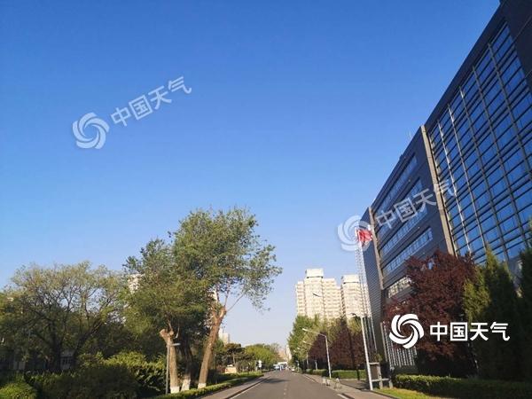 [天气]北风劲吹！今天上午北京阵风达六七级 午后风力渐弱