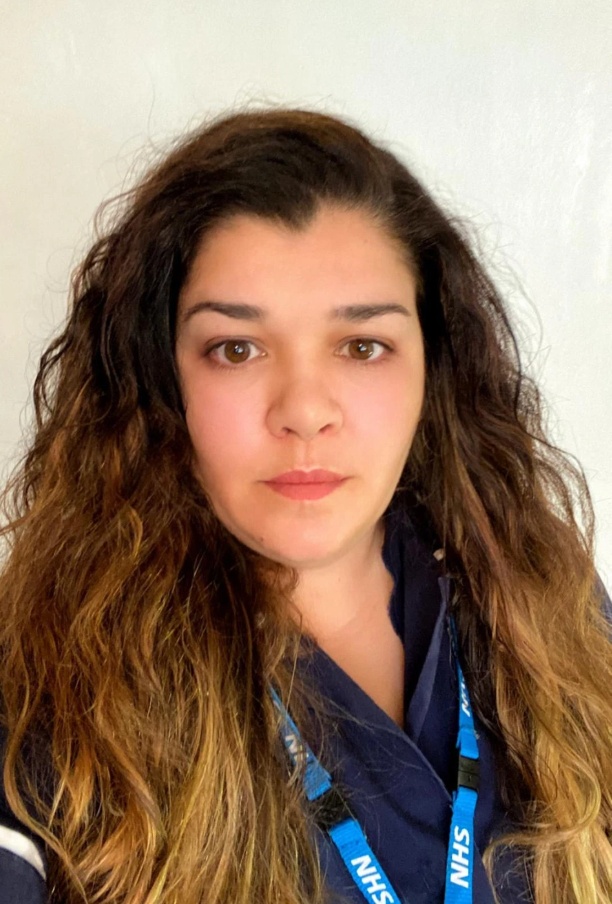 国际社会■英国女护士被邻居骂“病毒传播者”：既害怕又难过