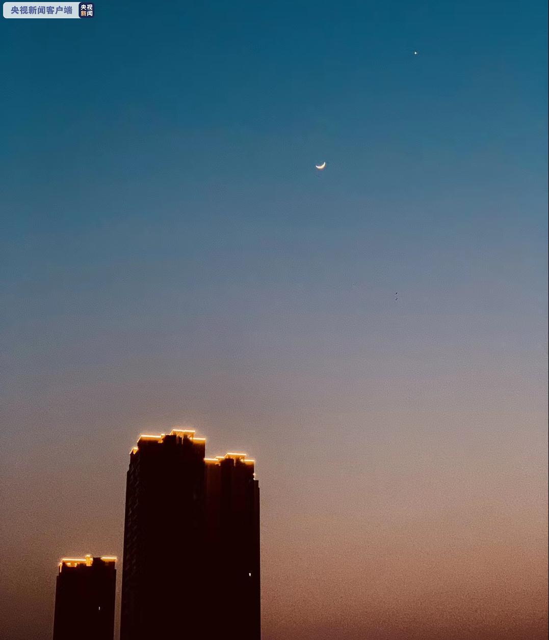 「金星」高清组图：今晚可见“金星”合“弯月”