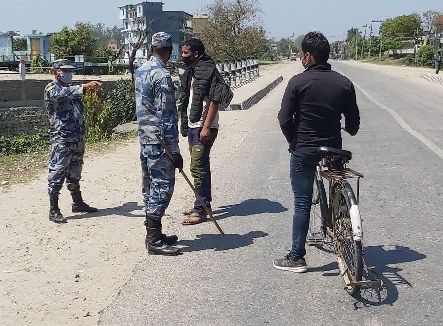 #央视新闻#封锁期间 尼泊尔动员8万余名安全人员保障禁令执行