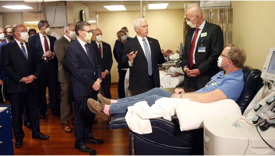 彭斯:彭斯这张照片,把美国人都看懵了