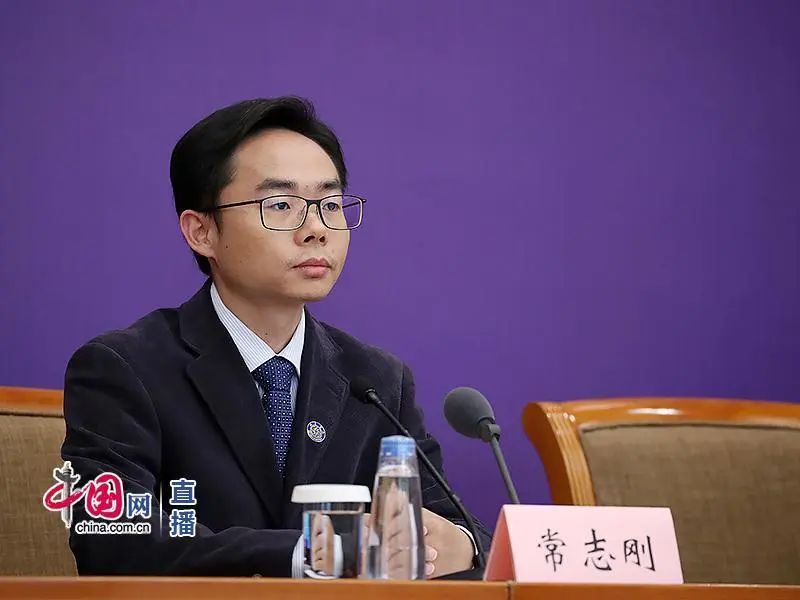 [疫情]国务院联防联控机制就北京医院援鄂医疗队讲述抗击疫情故事举行发布会