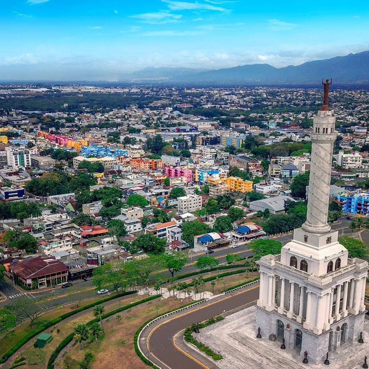 多米尼加圣地亚哥市长:中国是一个伟大的国家,希继续借助中多互利合作