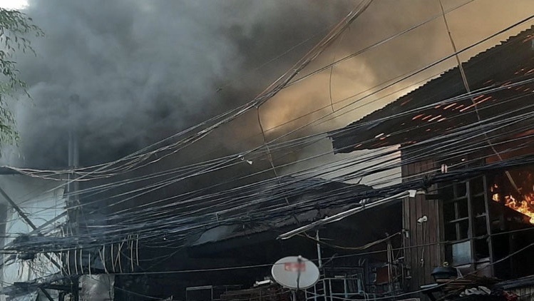 「国际」菲律宾马尼拉一居民区大火造成6人死亡