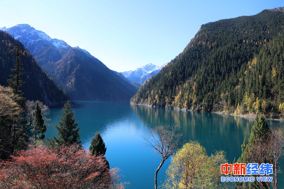 【经纬】“五一”假期首日，全国接待国内游客超2300万人次