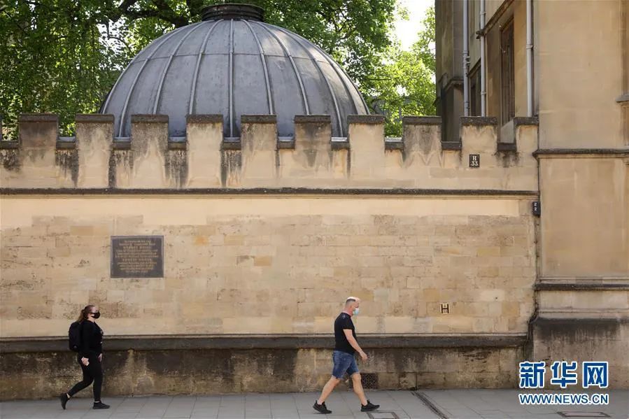 「国际社会」约翰逊称，英国新冠病毒暴发“已越过高峰”