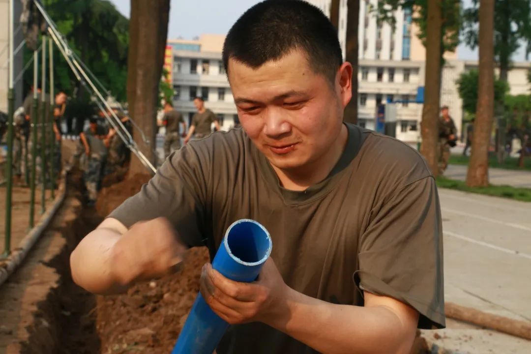 「中国水电」五一劳动节，致敬坚守平凡岗位的基层官兵