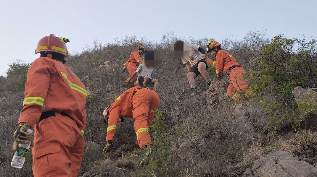 户外运动▲延庆高温创纪录，3名中学生迷失荒野