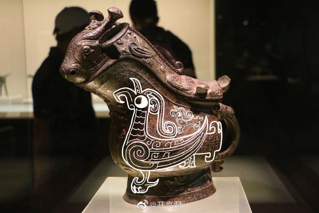 青铜器■多亏90后帅哥脑洞大开，网友：我终于看清了青铜器！