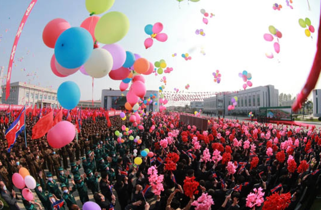 「金正恩」现场照片丨金正恩出席工厂竣工仪式