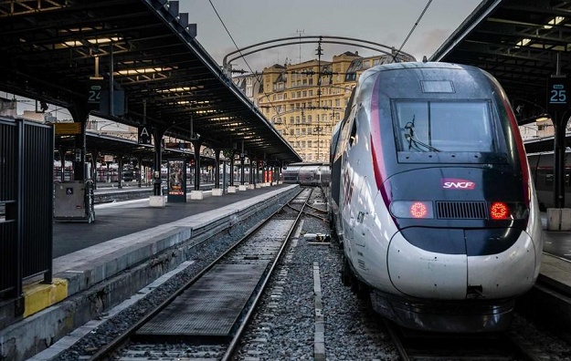 国际社会：法国国家铁路公司预计损失近20亿欧元