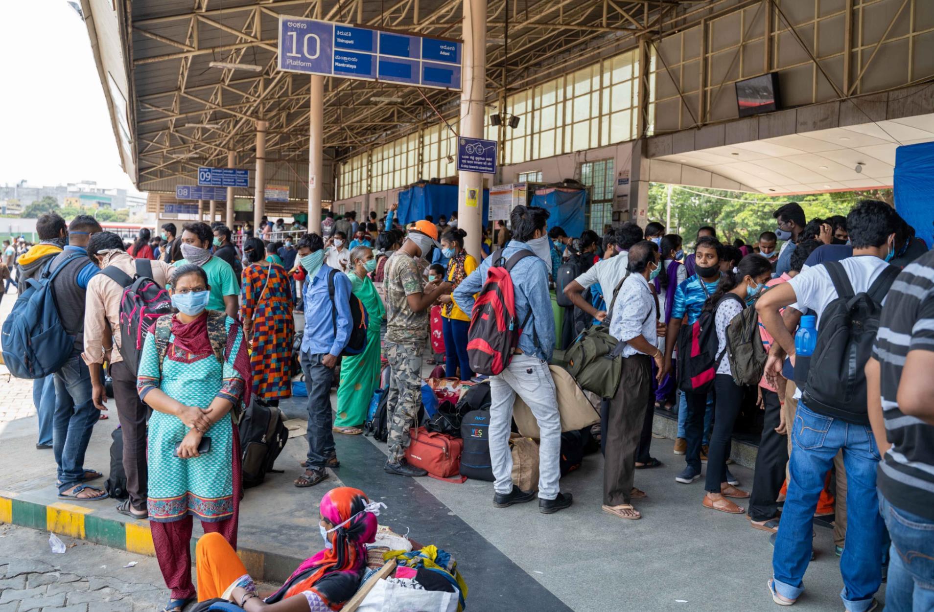 「国际社会」印度返乡劳工乘车被收双倍票价 政府已要求降价