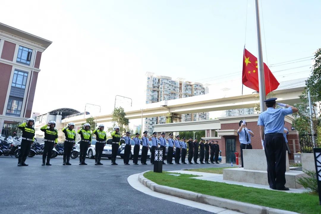 #劳动最光荣#“五五”“警”相随 劳动最光荣！