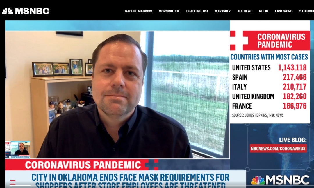 国际社会：美国害怕持枪暴动，取消戴口罩规定