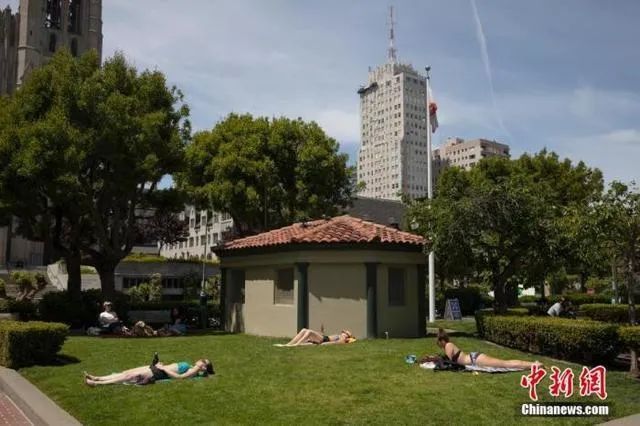 「国际」全球多地解封 专家警告美国勿盲目复工