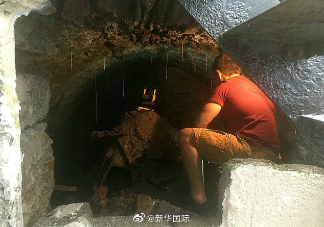 国际▲英男子疫情期间宅家隔离 意外发现百年地窖