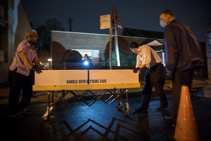 「疫情」世界问美国 | 美方必须把“自己的锅”扛下来