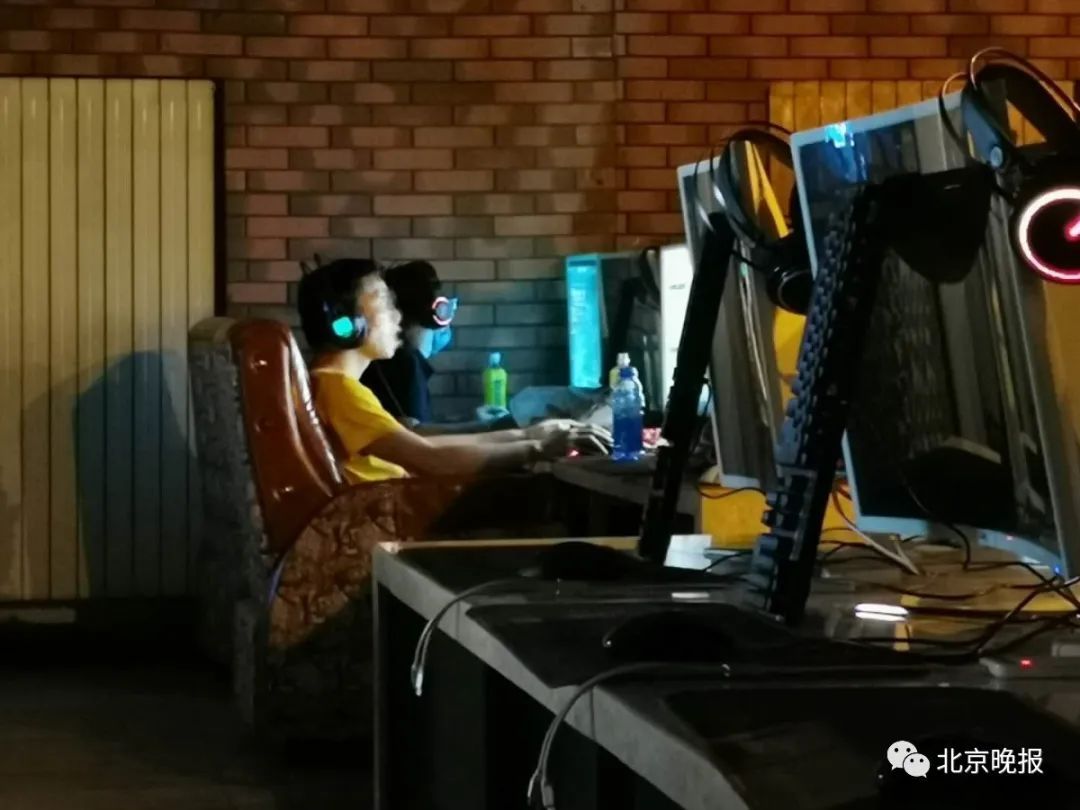 央视网顶风违规!部分网吧、棋牌室,还在偷摸营业