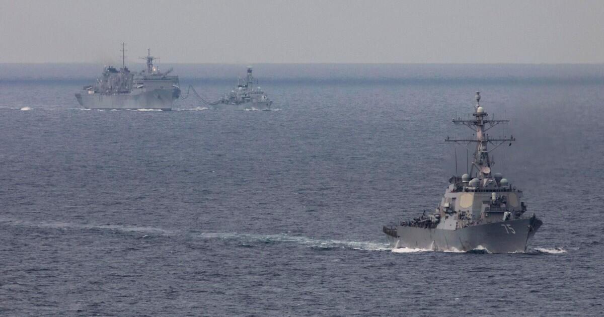 海军30多年前冷战画风重现 多艘美舰闯入俄海岸[组图]
