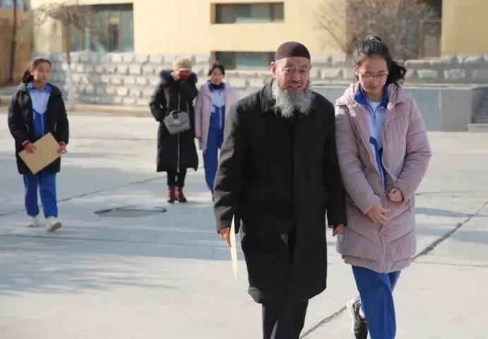 高原情暖高原,鱼水亲情不断线