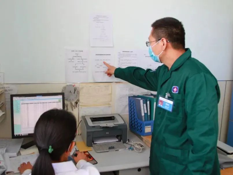 时政复工！“传递战疫正能量——致敬暖医”作品征集活动第三期启动