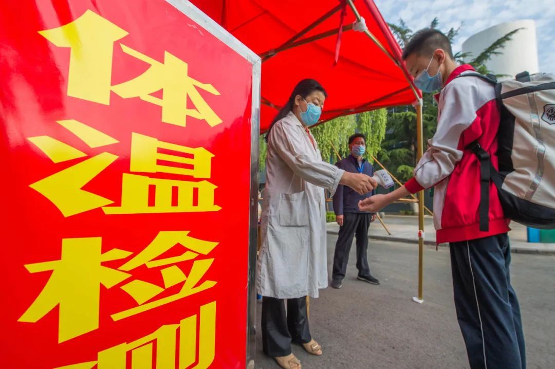 口罩两部门：低风险地区校园内学生不需佩戴口罩