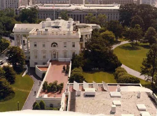 特朗普白宫遭遇“十面埋伏”，特朗普说了三句话