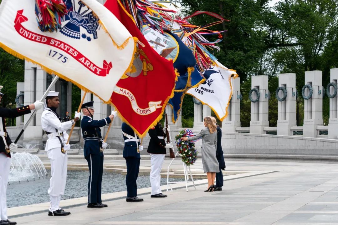 特朗普白宫遭遇“十面埋伏”，特朗普说了三句话