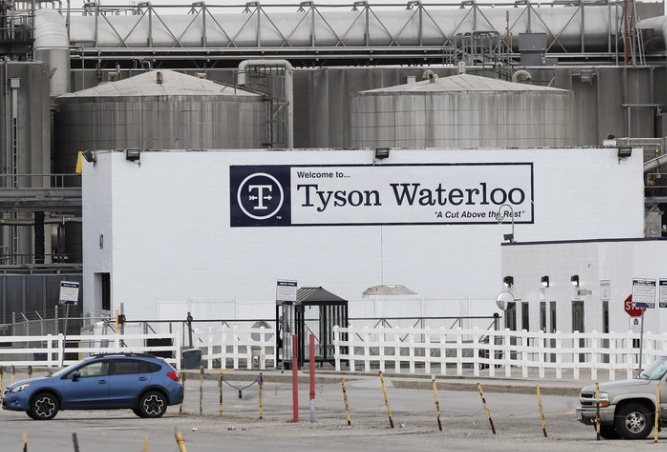 国际实际感染数翻倍!美一肉类加工厂复工当天 被告知千名工人确诊