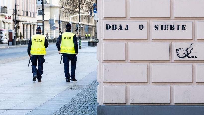 央视新闻波兰警察总局：共有167名警察感染新冠肺炎