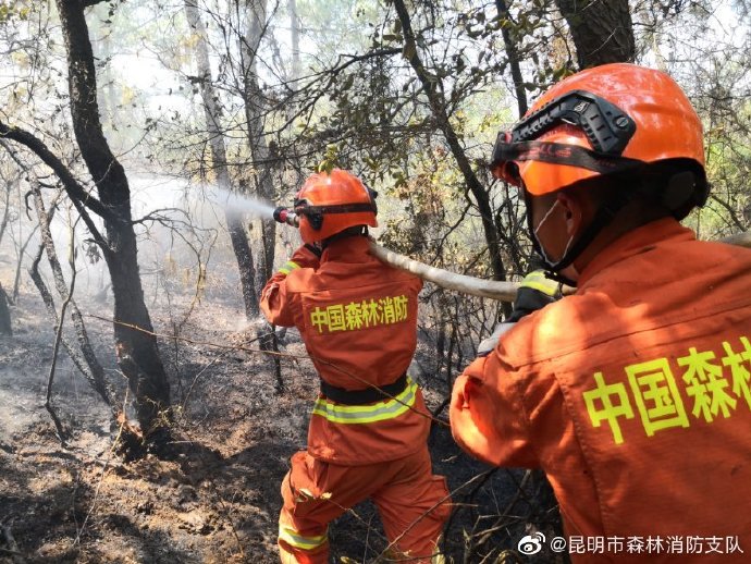 财经每经16点 | 昨天全国新增12例本土病例，为3月11日以来最高；纽约在自由女神像附近建停尸场；俄罗斯连续8天新增确病例诊过万