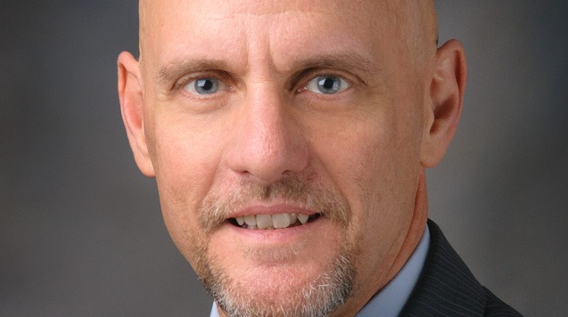 国际病毒“入侵”，福奇、CDC主任等人自我隔离！