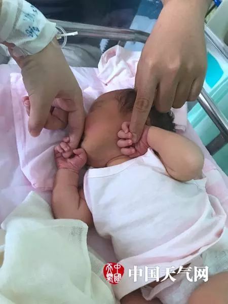 育儿聊一聊：你有多久没有牵过妈妈的手了？