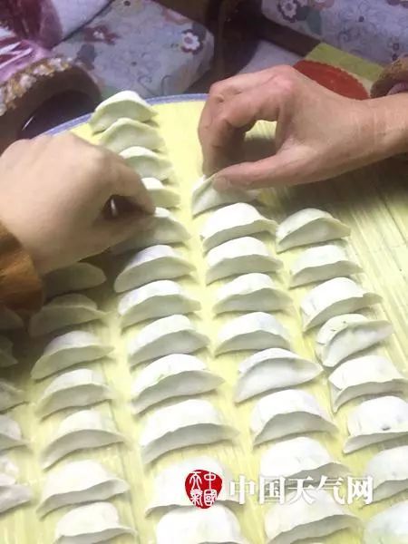 育儿聊一聊：你有多久没有牵过妈妈的手了？