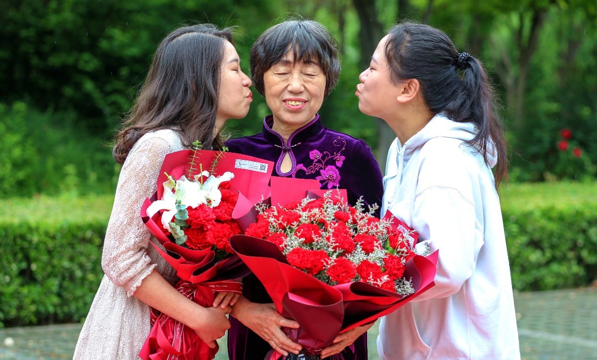 花母亲节鲜花市场复苏 ，花店网售有点没跟上节奏