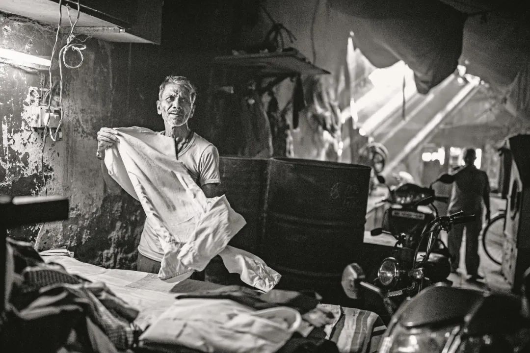 贫民窟种姓制度影响下的孟买贫民窟，没有梦想也没有百万富翁