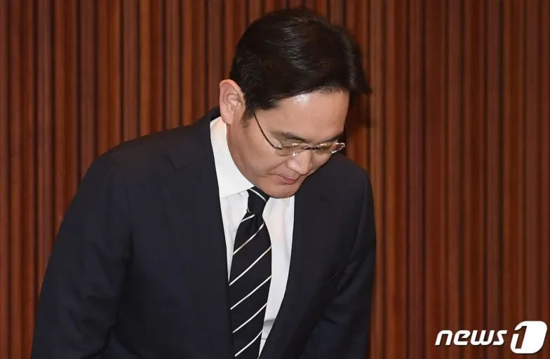 三星三星继承人道歉：打响韩国财阀“世袭制”终结第一枪？