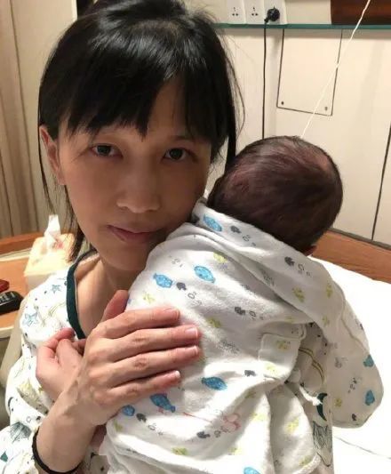 女权主义papi酱孩子随父姓，怎么就踩了“女权主义”的“雷”