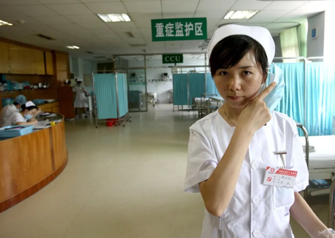 王晶今天,致敬曾经拼过命的你们!