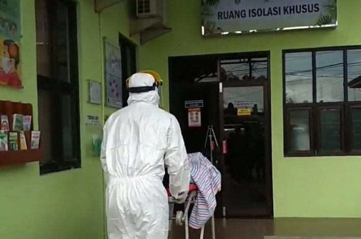 央视新闻印度尼西亚新增484例新冠肺炎确诊病例 累计14749例