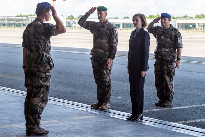 央视新闻法国军队共出现1771个新冠肺炎感染病例