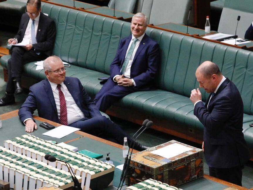 紧急程度澳大利亚国库部长演讲时咳嗽不止，紧急接受新冠病毒检测