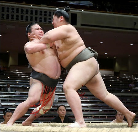 相扑日本相扑选手因新冠去世，发烧4天后才获准检测