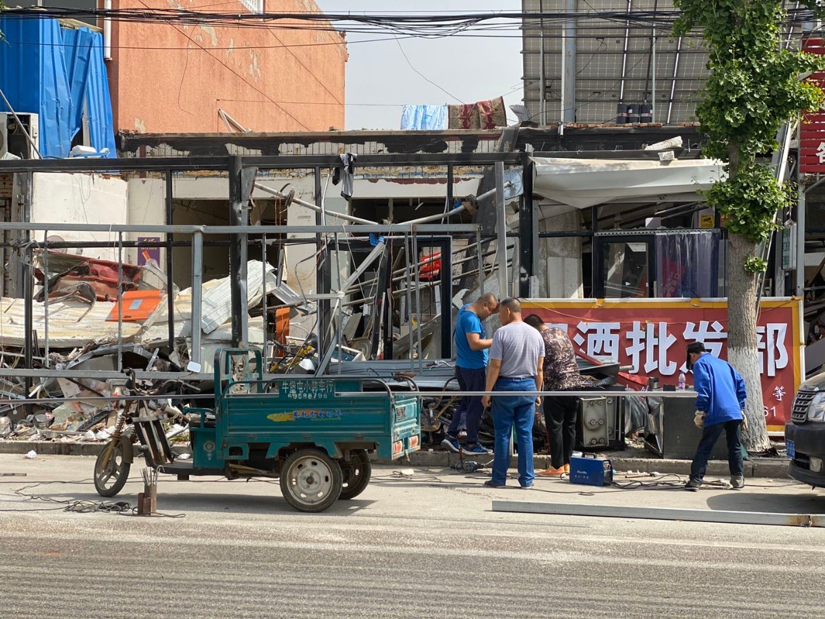 社会通州区于家务村疑似发生爆炸，三家商铺房顶被掀开